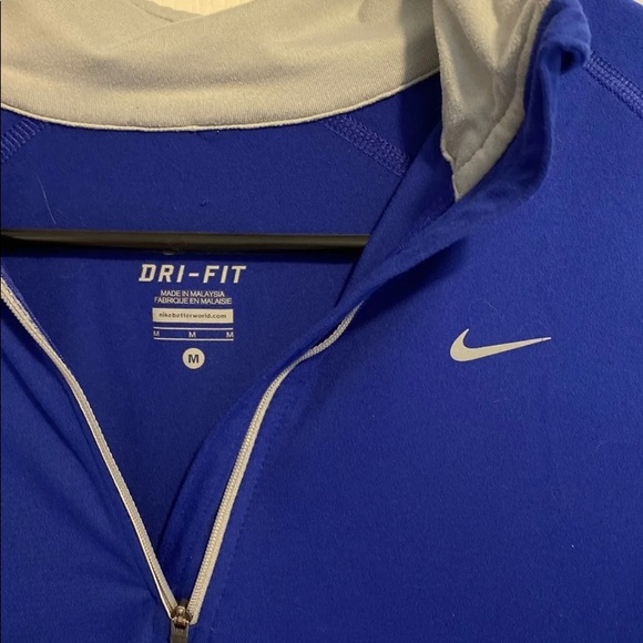 Nike drifit pullover - Picture 2 of 2